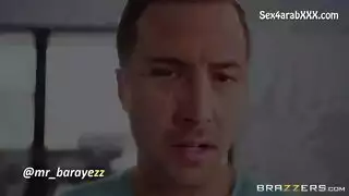 علاقة عائلية محرمة: الابن يهيمن على أمه في السرير