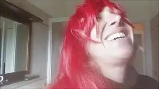 فتاة أمريكية بمؤخرة كبيرة تتبول ثم تأخذ زب في طيزها