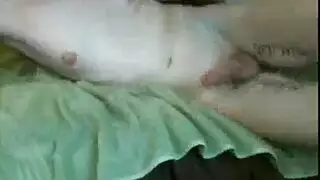 شقراء وشم تحصل على مهبلها المشدود بقوة من صديقها