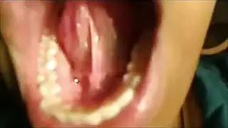 مراء تلحس فتحت شراج