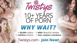 مشهد جنسي بين نساء ممتلئات بيضاء وسوداء