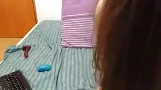 مراهقان ناعمان يتم تصويرهما في جلسة إباحية على طاولة العيادة