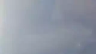 سيدة شقراء ناضجة تملأ مهبلها بقضيب صديق ابنها