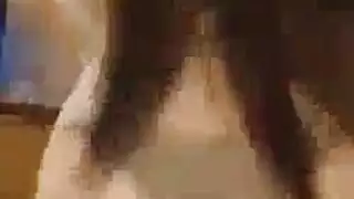 مص مزدوج في الصباح: فتاتان تمصان القضيب عند شروق الشمس