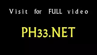 راقصة عمود إباحية تجعل فرجها الضيق ينزل سائلاً