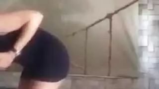 مص واستمني بشغف قبل أن تملأ فتحتها الضيقة