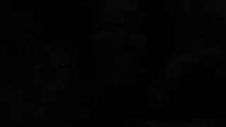 بنت تفتح كسها الوردي