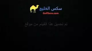 الدكتور يكشف على المريضة