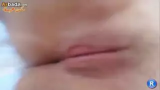 إباحية صعبة: طالبة جزائرية تأخذه بعمق في المؤخرة