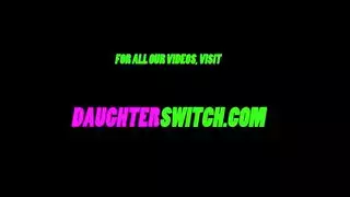 مثلثة إباحية: عاهرات مكتنزة تتبادل الشركاء وتأخذ إيلاج مزدوج