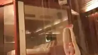 ثاقب مبلل أمي اليابانية